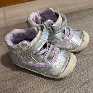 Kids Silver and Lilac High-Top Sneakers - Comfortable Everyday Shoes 6M sparkly